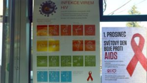 V rámci Světového dne boje proti AIDS jezdila 1. 12. Ostravou informační tramvaj